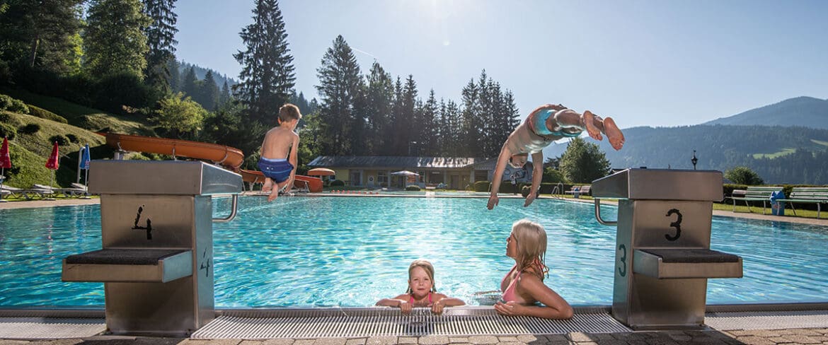 Alpenfreischwimmbad Radstadt - Ausflugsziele im Salzburger Land